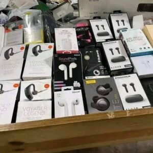 Mixed pallets of iPhones and earpods. iPhone XR,11 and 11 pro max 12 and 12 pro max 13 and 13 pro max. For: $2999 Shipping all over